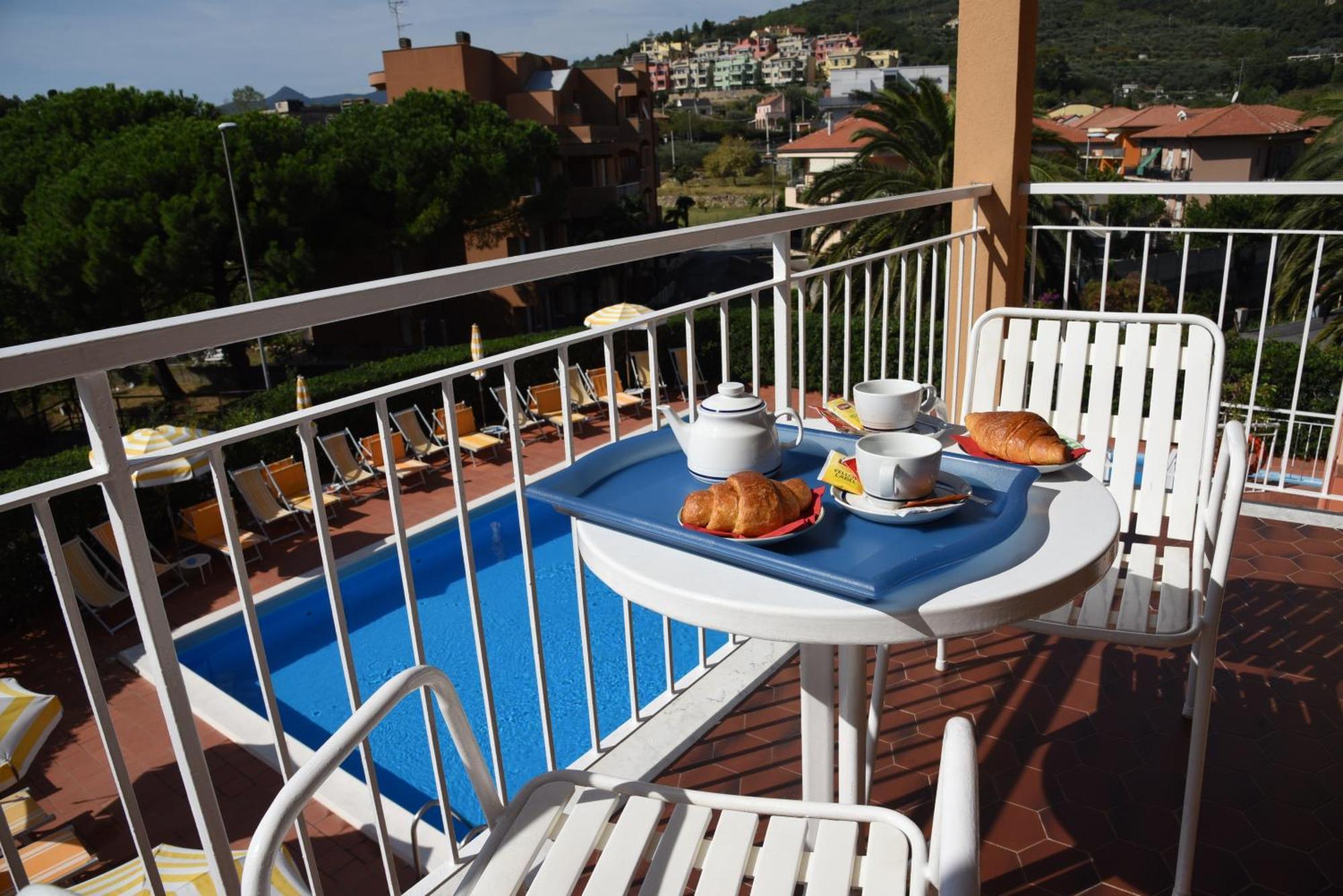 Residence Orchidea Pietra Ligure Chambre photo